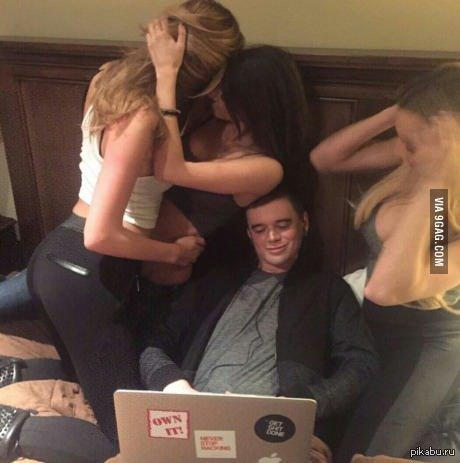 Was with the hoes about to get freaky till I opened the laptop and seen the gang is up on a 69x

thanks $HUGH for the 69k -> 4.8M 69x