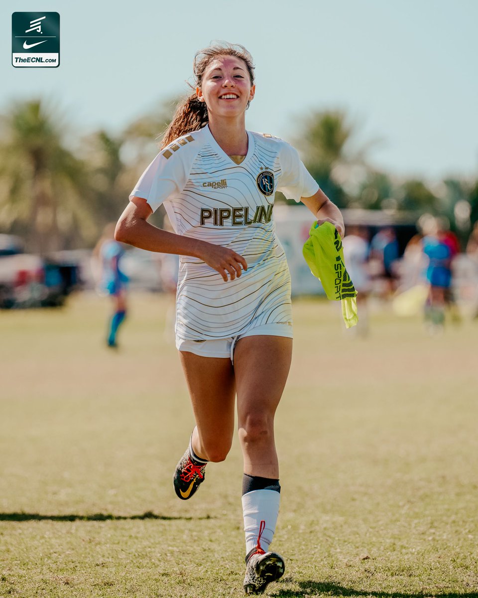 ECNLgirls's tweet photo. It's all smiles, on and off the field! https://t.co/RdT6Nl9tvy