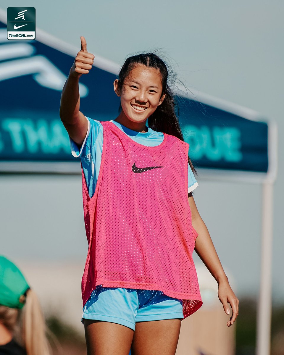 ECNLgirls's tweet photo. It's all smiles, on and off the field! https://t.co/RdT6Nl9tvy