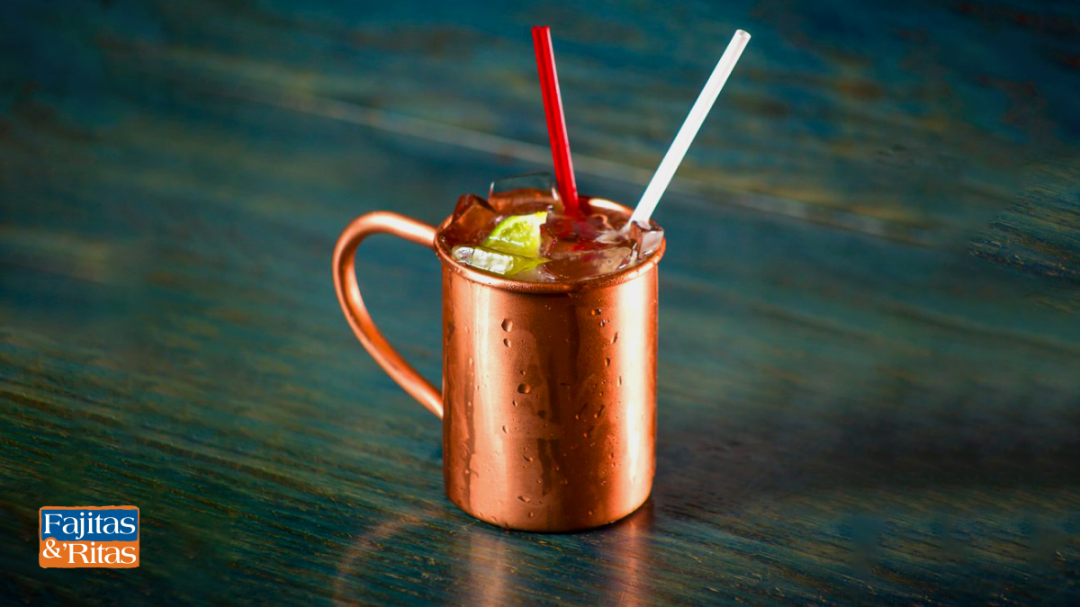 Cocktail of the Week - the Mezcal Mule! Crafted with premium mezcal, zesty lime, and ginger beer, it's the perfect blend of smoky and refreshing.

The ideal choice for your Friday evening!

#bostondowntown