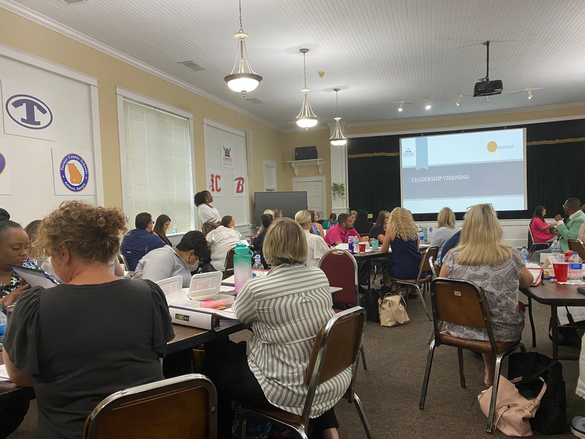 🛠️ Our reflective leadership learning experiences are a key feature of GSLA. Explore your leadership journey and practices in our interactive learning labs. Join us and enhance your leadership capabilities today. Join us: buff.ly/3yqqB3k  #LeadershipWorkshops #Education