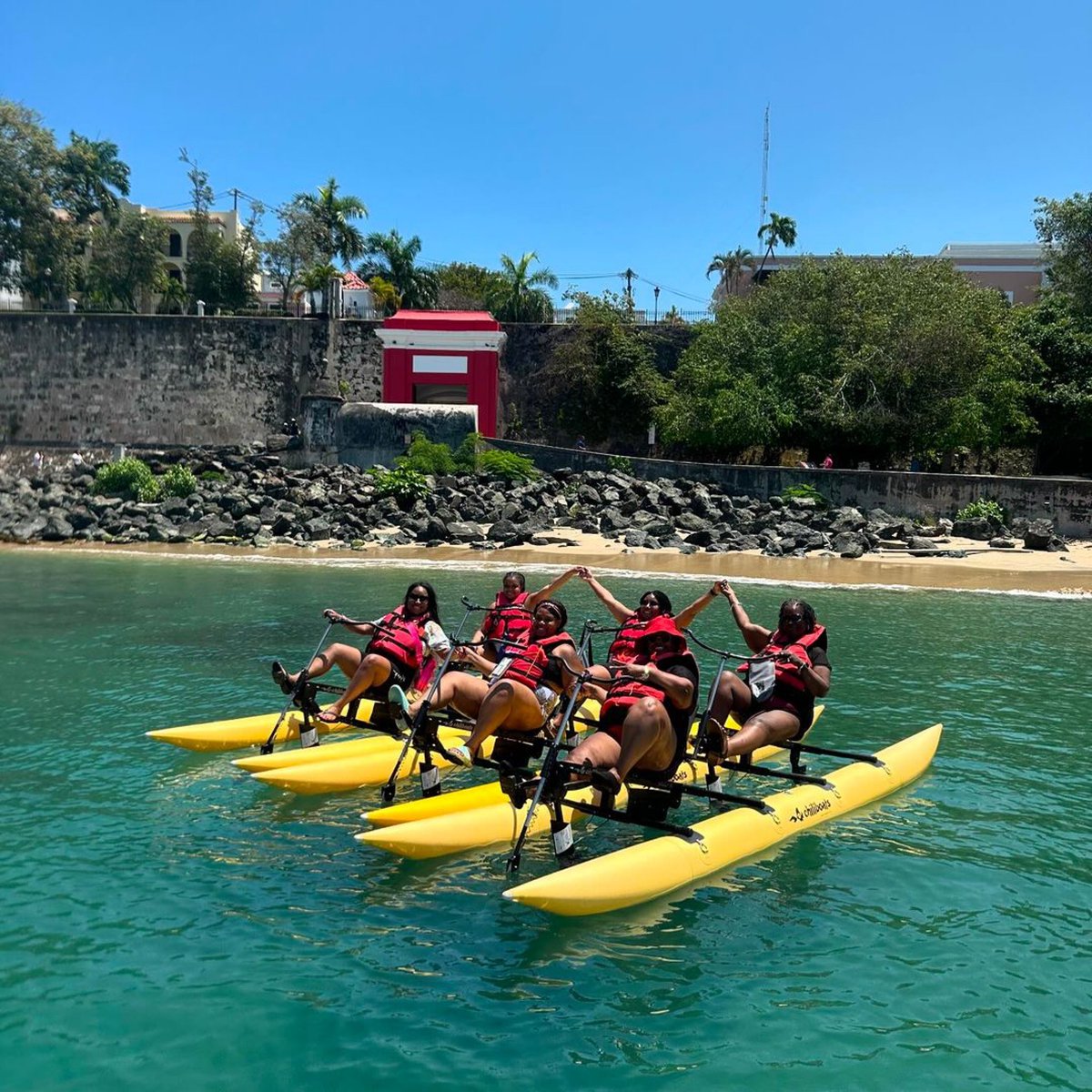 chiliboats's tweet photo. Mood of the weekend ☀️☀️☀️Photo @caribbeanchiliboats 📍 San Juan, Puerto Rico 🇵🇷 #chiliboats #waterbikes #waterbike #bikeboat https://t.co/lrTyi7v6JP