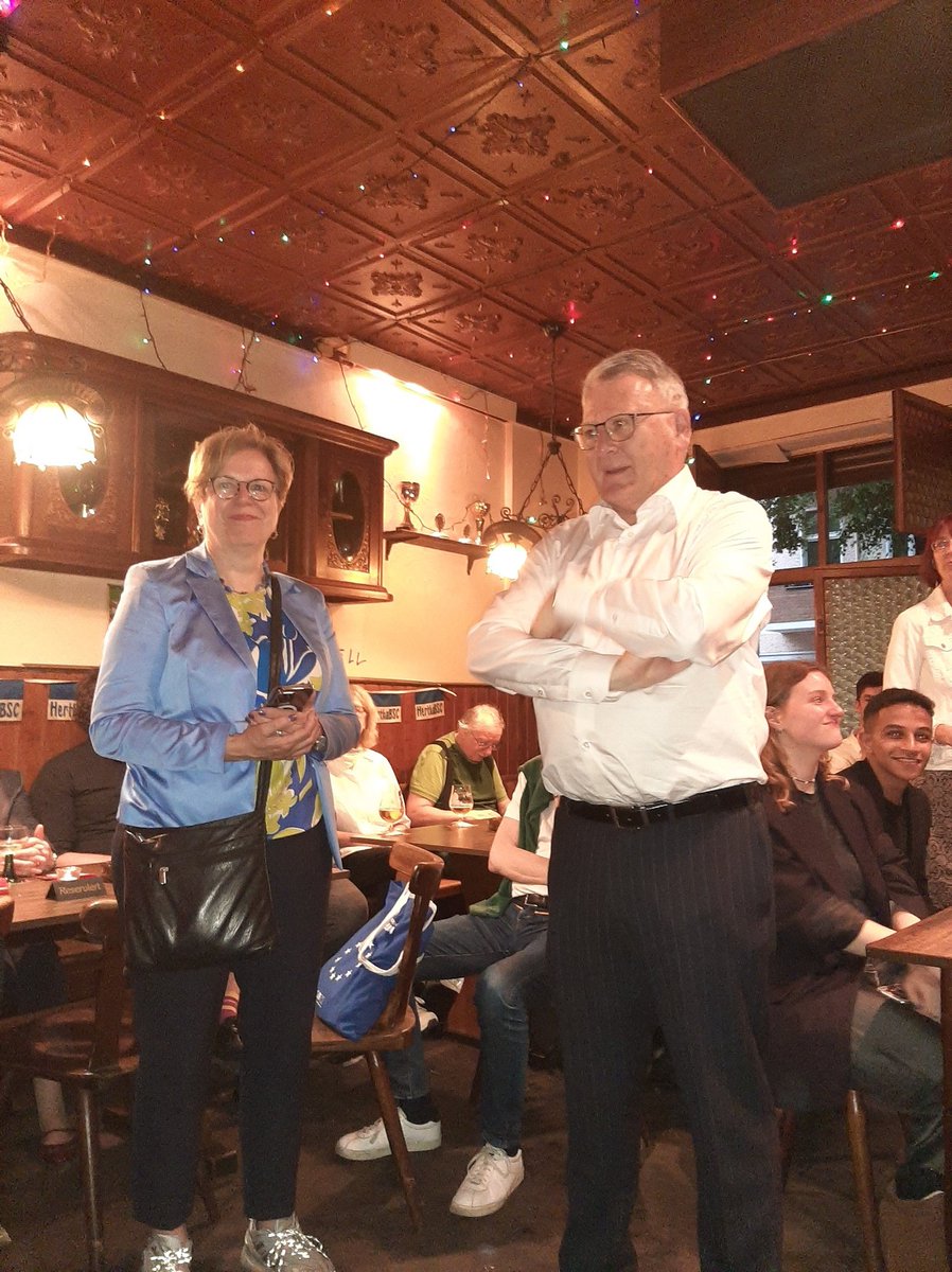 Tonight pub evening in #Berlin <a href="/spdneukoelln/">SPD Neukölln</a> w/ leading candidates <a href="/NicolasSchmitEU/">Nicolas SCHMIT</a> + <a href="/gabischoff/">Gaby Bischoff 🇪🇺</a> on social issues #housing #precariouswork ,  against risks of coalition of <a href="/EPPGroup/">EPP Group</a> and #extreme right in next <a href="/Europarl_EN/">European Parliament</a> 
<a href="/spdberlin/">SPD Berlin</a> <a href="/spdde/">SPD Parteivorstand 🇪🇺</a> <a href="/SPDEuropa/">Europa-SPD</a>