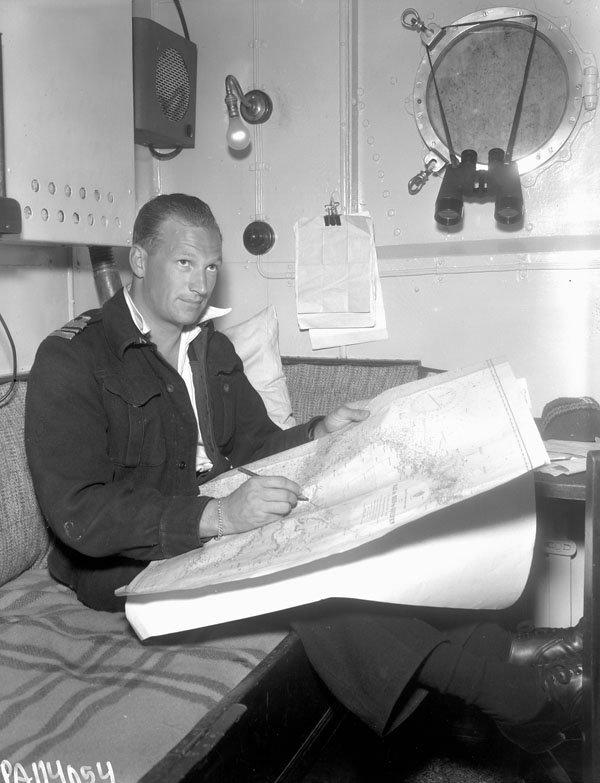 Lieutenant-Commander Robert P. Welland, D.S.C., Commanding Officer of the destroyer HMCS ASSINIBOINE, England, August 1944 (LAC a114054-v6) #RCN #History