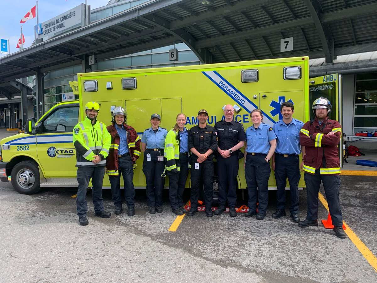 Our Inshore Rescue Boat members from #Québec received first aid training for medical emergencies on the water. Who better to practice with than paramedics! The public is safe with all these experts ready to respond if needed!