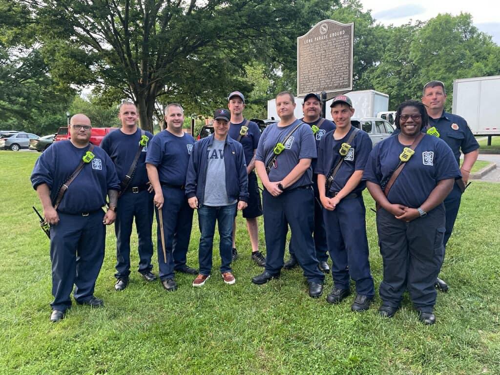 Kevin1Good's tweet photo. Some of our @FortBelvoirFES team at the USO Fort Belvoir Gary Sinise Concert with the headliner himself!  A great event with 4500 attendees for our awesome community-“Our Community, Our Commitement, Our Mission” @Fort_Belvoir https://t.co/F8fK4vsG0S