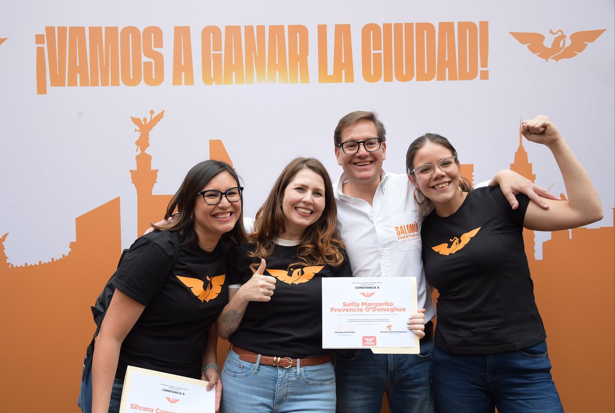 Chertorivski's tweet photo. Le deseo mucho éxito en su segundo Debate Chilango a mi querida @PatyUa, candidata a legisladora en Coyoacán, y a @VicentaHuerta, candidata a diputada en Iztapalapa en el suyo. Esta ciudad merece personas comprometidas con esta Ciudad, como ustedes. 🍊 https://t.co/FOTaZDjHM4