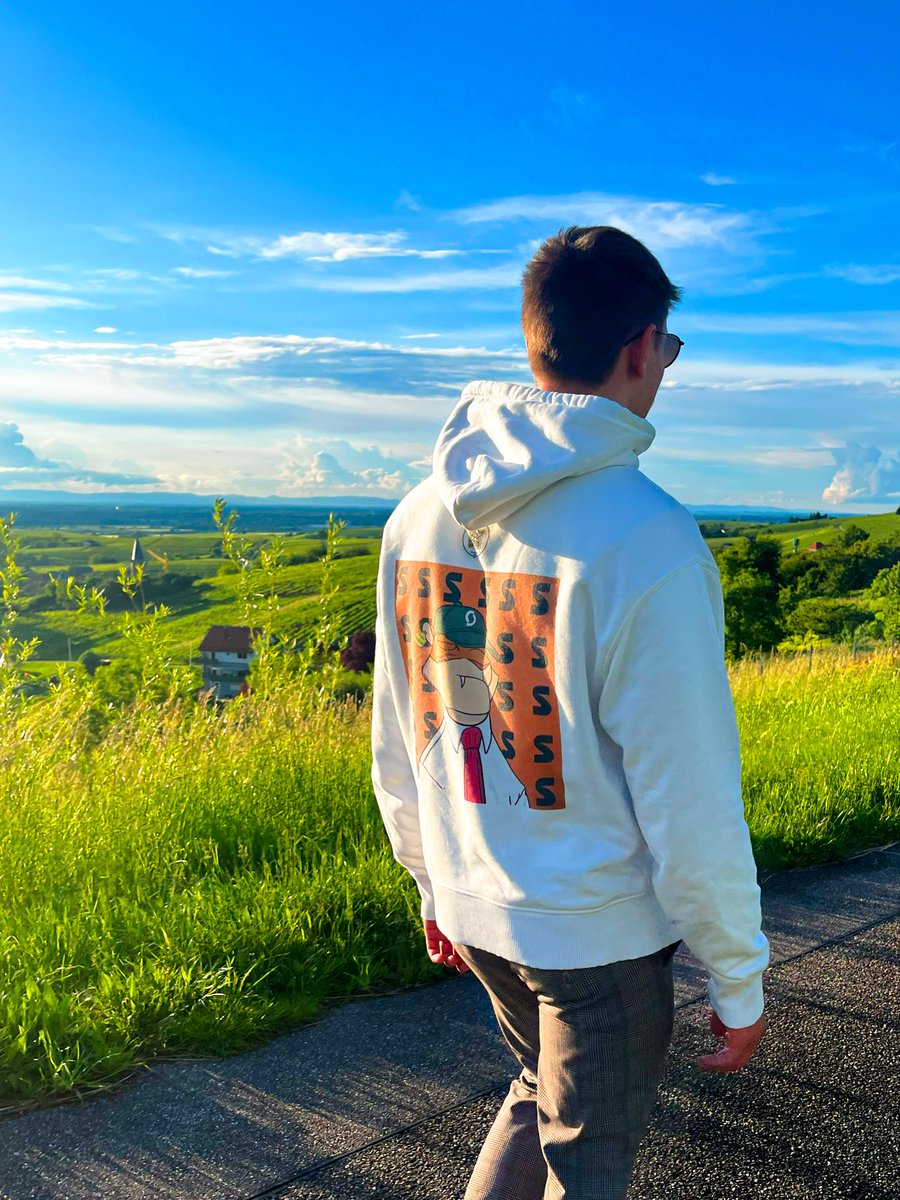 tanglebeasts's tweet photo. For months now, I have been testing the #MetaMerge products in everyday life, and the result is shocking! 😳

1. I am constantly being stared at 👀

2. The QR code got scanned countless times, and I have to explain what a „Block explorer“ is 🤡

But the hoodie fits well :) https://t.co/d21HFTY8mc