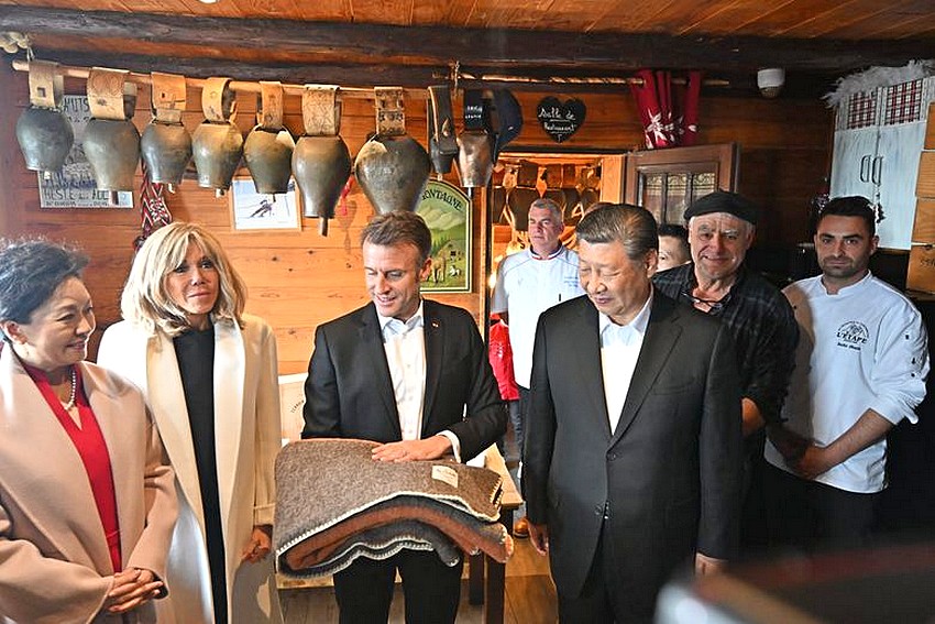 location_mongie's tweet photo. Visite du Pdt chinois XI Jinping à La Mongie.
#domainedutourmalet #tourmaletpicdumidi #destinationpyrenees #picdumididebigorre  #coldutourmalet #montagne #france #chine #Xijinping https://t.co/i3Jos1yDn7