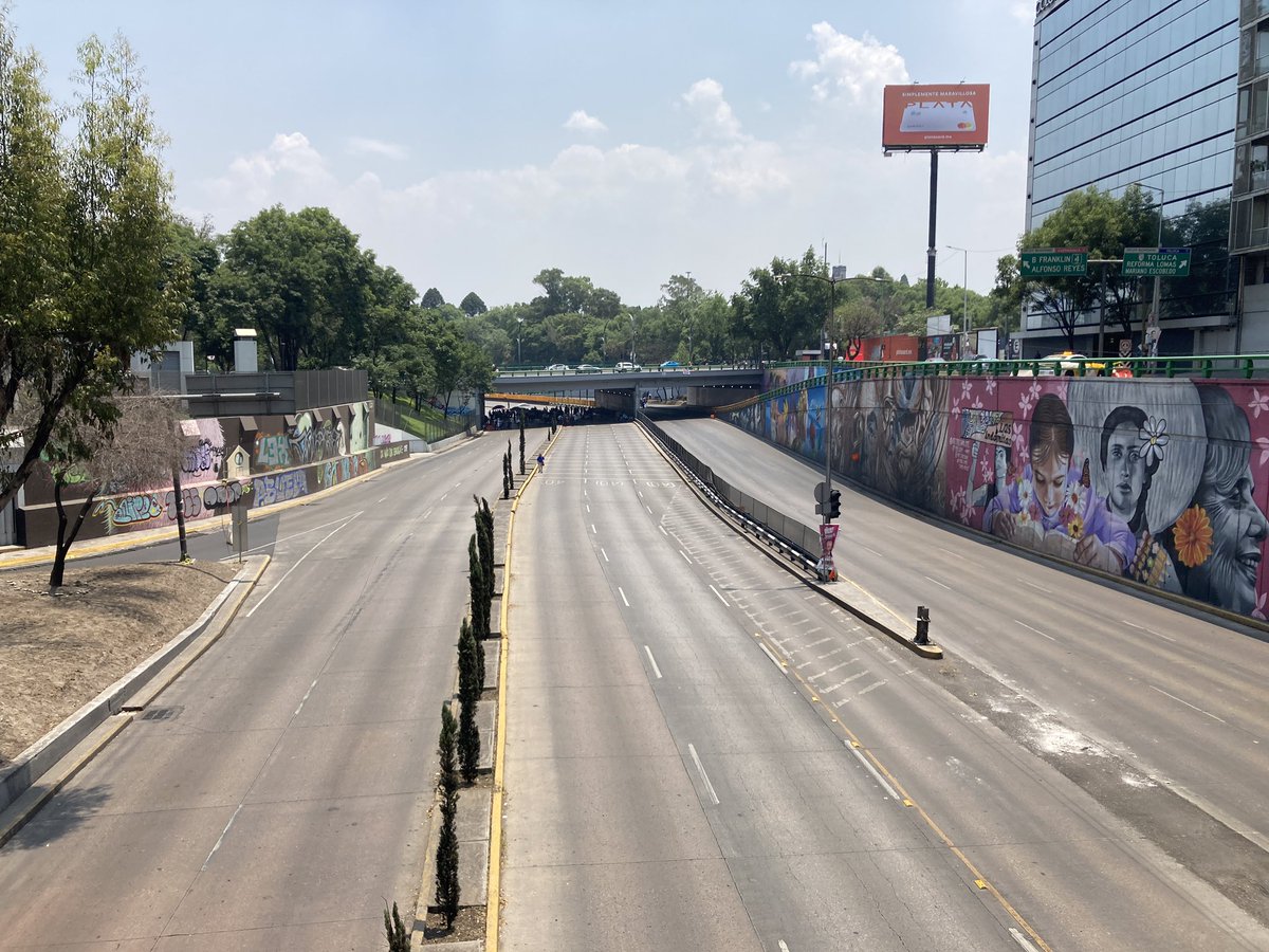 Sgcastaneda's tweet photo. Circuito Interior en CDMX bloqueado por manifestantes. No se acerquen a la zona. https://t.co/ff1gCtGtVA