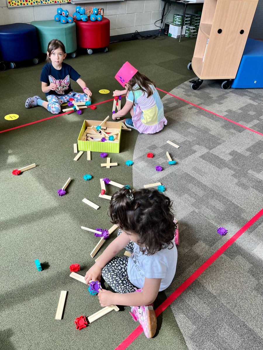 MeyerLib_SD735's tweet image. Most of the Pre-K classes have visited the library for the last time this school year- we closed it out with some fun building centers! 🏗️