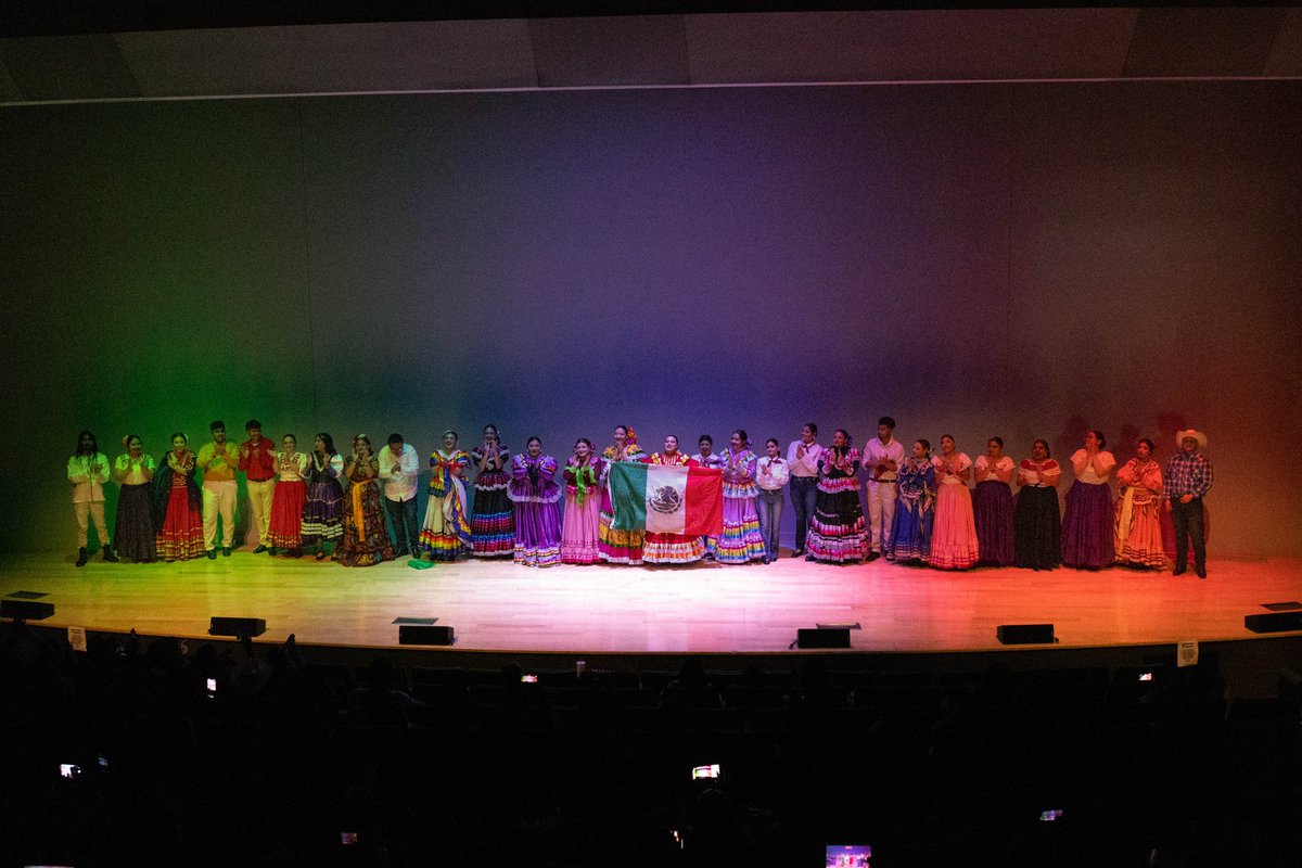 FOLXLÓRICO tweet media