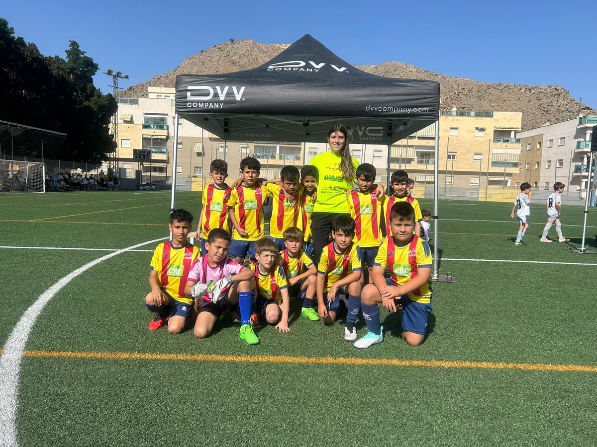 dxtsorihuela's tweet photo. ⚽️ ¡Comienza el III Torneo de Fútbol Base Ramón Sánchez Corona! 🏆

📸 Algunos de los equipos posando para la foto oficial.

🙏 Agradecemos a la empresa patrocinadora del evento @PrintDvv por su apoyo. También agradecemos a @VegaFibraTV, patrocinador oficial de las EDM. https://t.co/ObGhjVGHpO