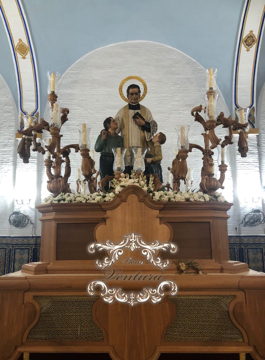 Este es nuestro exorno floral de los pasos de Maria Auxiliadora y San Juan Bosco de Triana.
Fragancia de nardos que inundará esta tarde las calles de Triana.

#floresventura 
🛒Mercado de Abastos de Constantina. 
☎️ 651 91 29 60