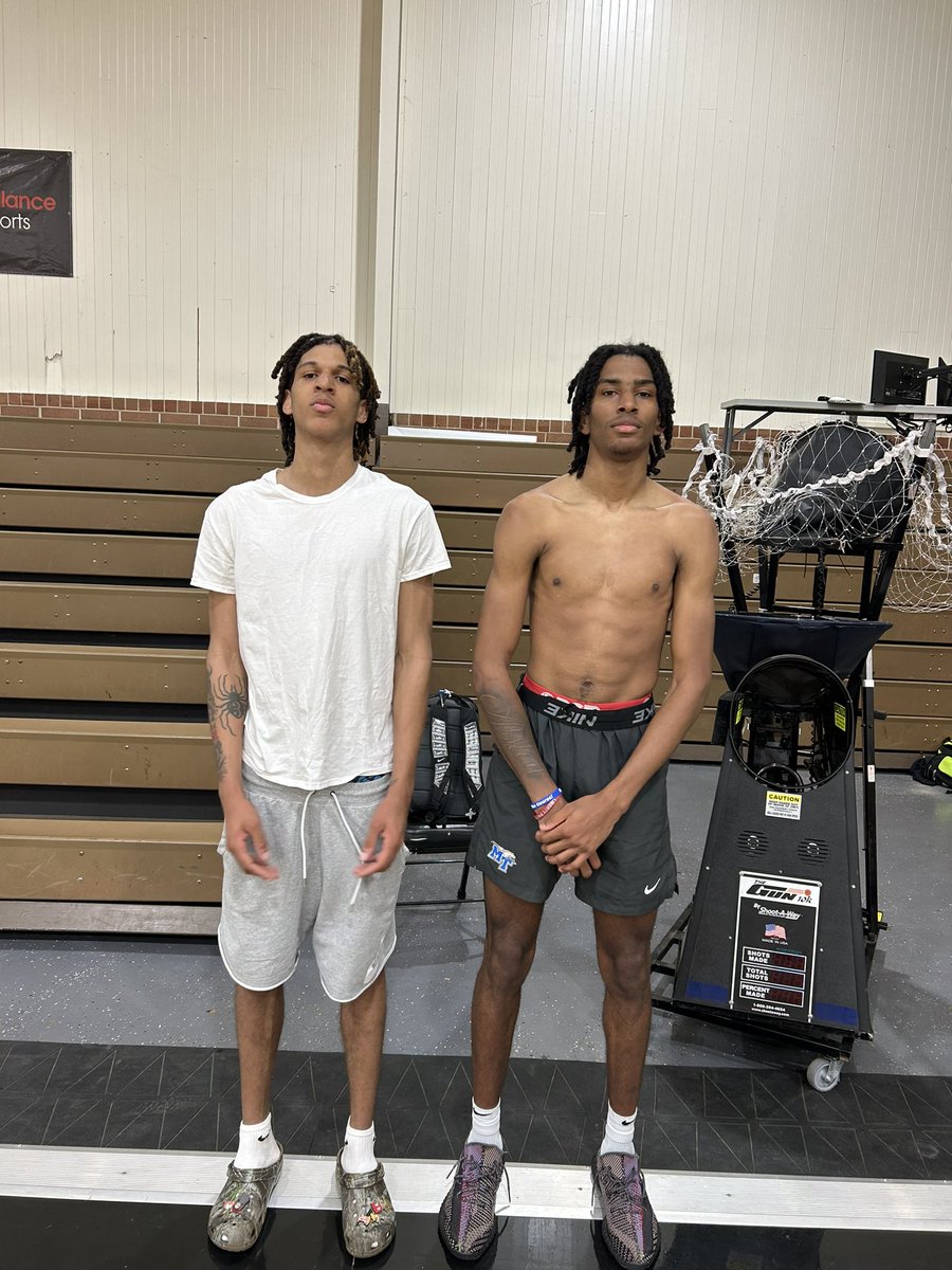 Jake Honeycutt (@jakehoneycutt20) on Twitter photo Great to have 6’8 2025 Da’ron Hall (<a href="/iamdaronhall/">Da'Ron Hall</a>) on campus today to get some work with MTSU Freshman Torey Alston (<a href="/alston_torey/">Torey Alston</a>)!
Exact same frame at same stage. Very similar games, so expect a similar level recruitment for Da’ron as well! Great to have 6’8 2025 Da’ron Hall (<a href="/iamdaronhall/">Da'Ron Hall</a>) on campus today to get some work with MTSU Freshman Torey Alston (<a href="/alston_torey/">Torey Alston</a>)!
Exact same frame at same stage. Very similar games, so expect a similar level recruitment for Da’ron as well!