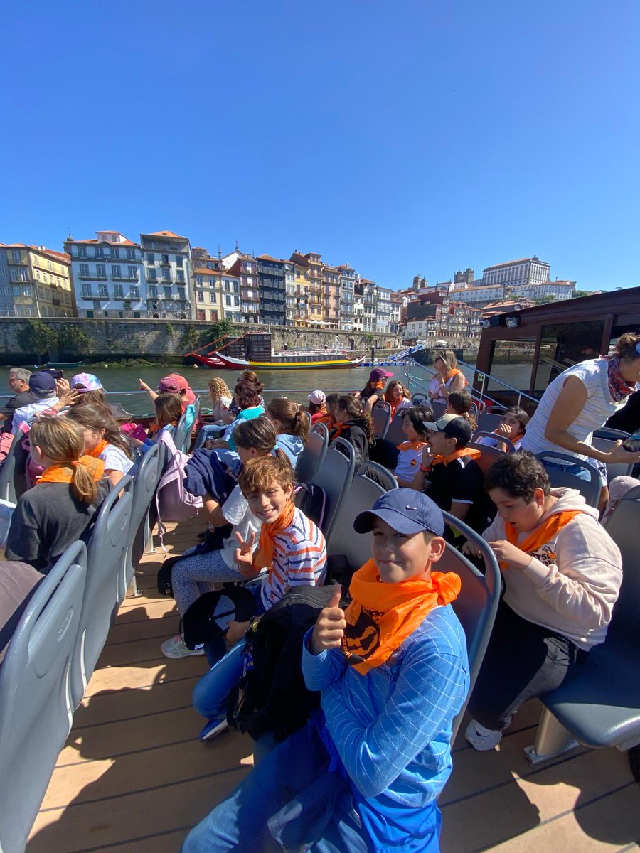 ceipmirobriga's tweet photo. Fantástica excursión de las chicas y chicos de 5° a Oporto. Paseo en barco por el Duero, visita al Sea Life, World of Discoveries y ... a la playa!!! Un día súper completo!! #mirobits https://t.co/5ELoe1dSzx