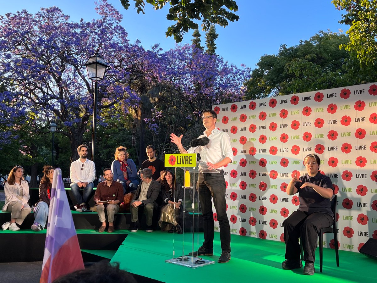 “These European elections are crucial in battling the far-right. Greens and @LIVREpt are the progressive forces fighting for a strong and united Europe. We will build a fairer and greener #EU: fit for the future .” @BasEickhout in #Portugal tonight.