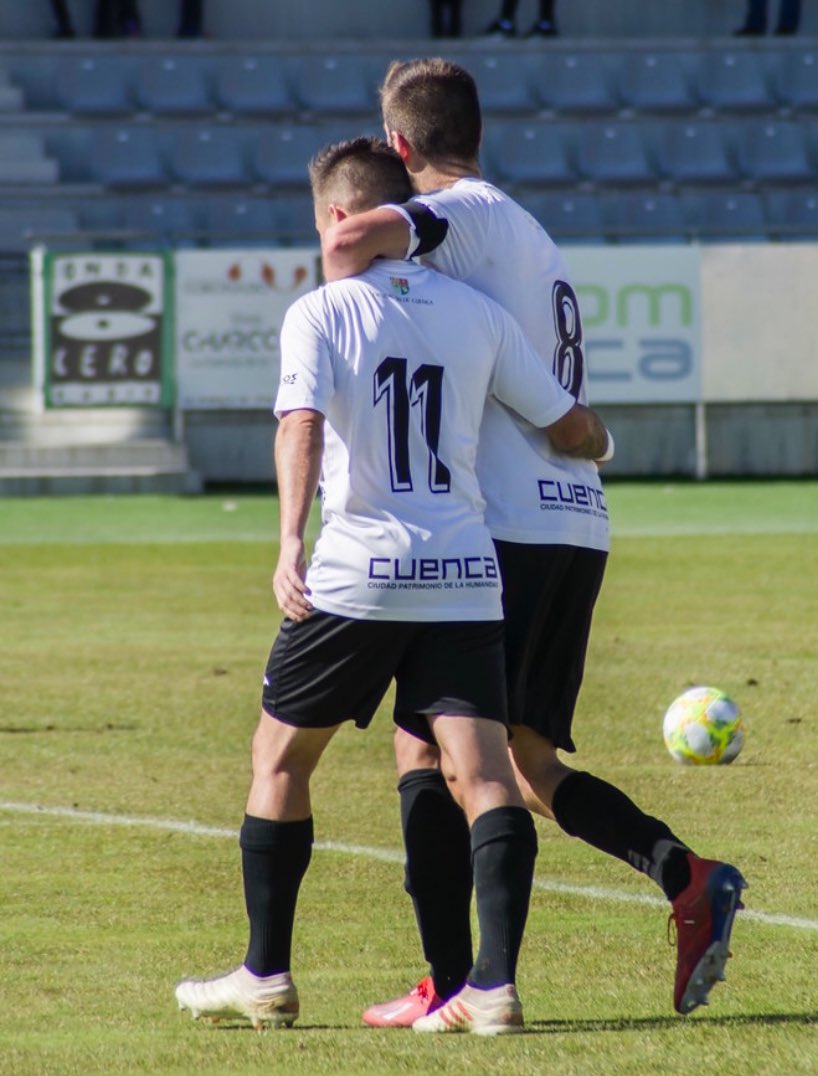 Muchos momentos vividos juntos dentro del verde y otros muchos que vivimos fuera y que espero que sean muchos mas  a tu lado. Enhorabuena por tu carrera leon!!! Estoy seguro que tendras muchos exitos fuera y que seran exitos para la balompedica. 👏👏👏👏🔝🔝🔝🔝<a href="/ivanru_21/">Iván Rubio Caudín</a>