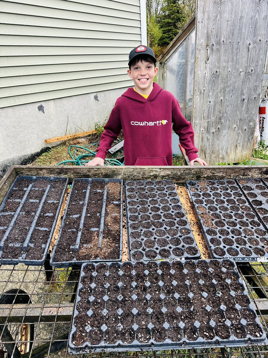 Another day another plant! This year Austin has upped his game and planted corn and pumpkins! 🌽🎃
He is hoping to harvest enough pumpkins to give to all his cousins 🖤
<a href="/AITCNL/">Agriculture in the Classroom NL</a> <a href="/StEdwardsSchool/">St.Edward'sSchool 🇺🇦</a>