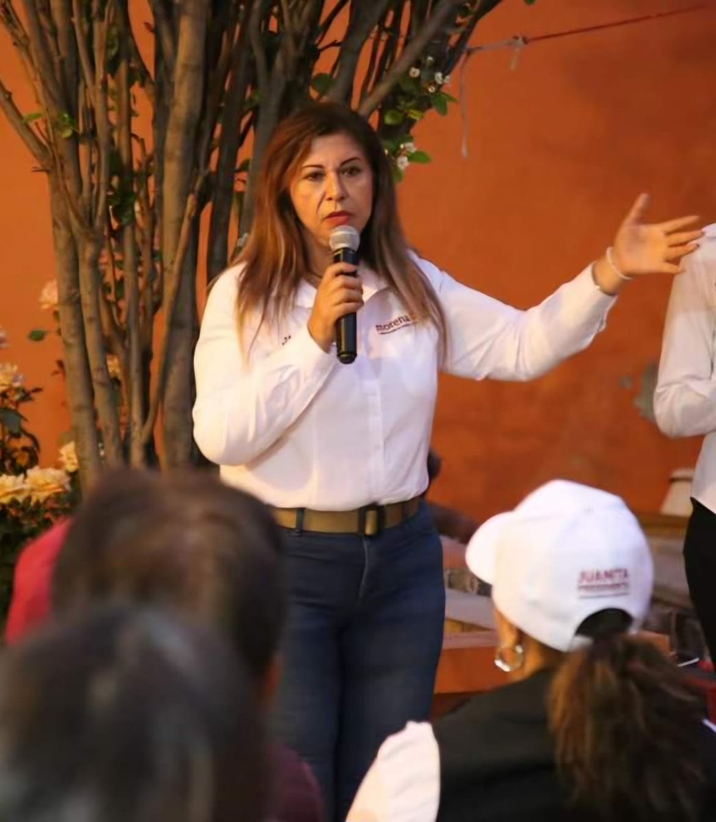 🚨 #Elecciones2024 | Equipamiento, uniformes, armamento y salarios dignos para los policías municipales, comprometió Juanita Carrillo Luna, candidata de la coalición “Sigamos Haciendo Historia en el #EdoMéx” a la alcaldía de #CuautitlánMéxico. hgrupoeditorial.com/se-compromete-…