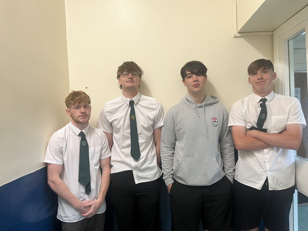 Arholiad olaf i Fl.13 heddiw. Diolch ichi am eich cwmni a phob lwc yn yr dyfodol 🏉⚽️🏉⚽️