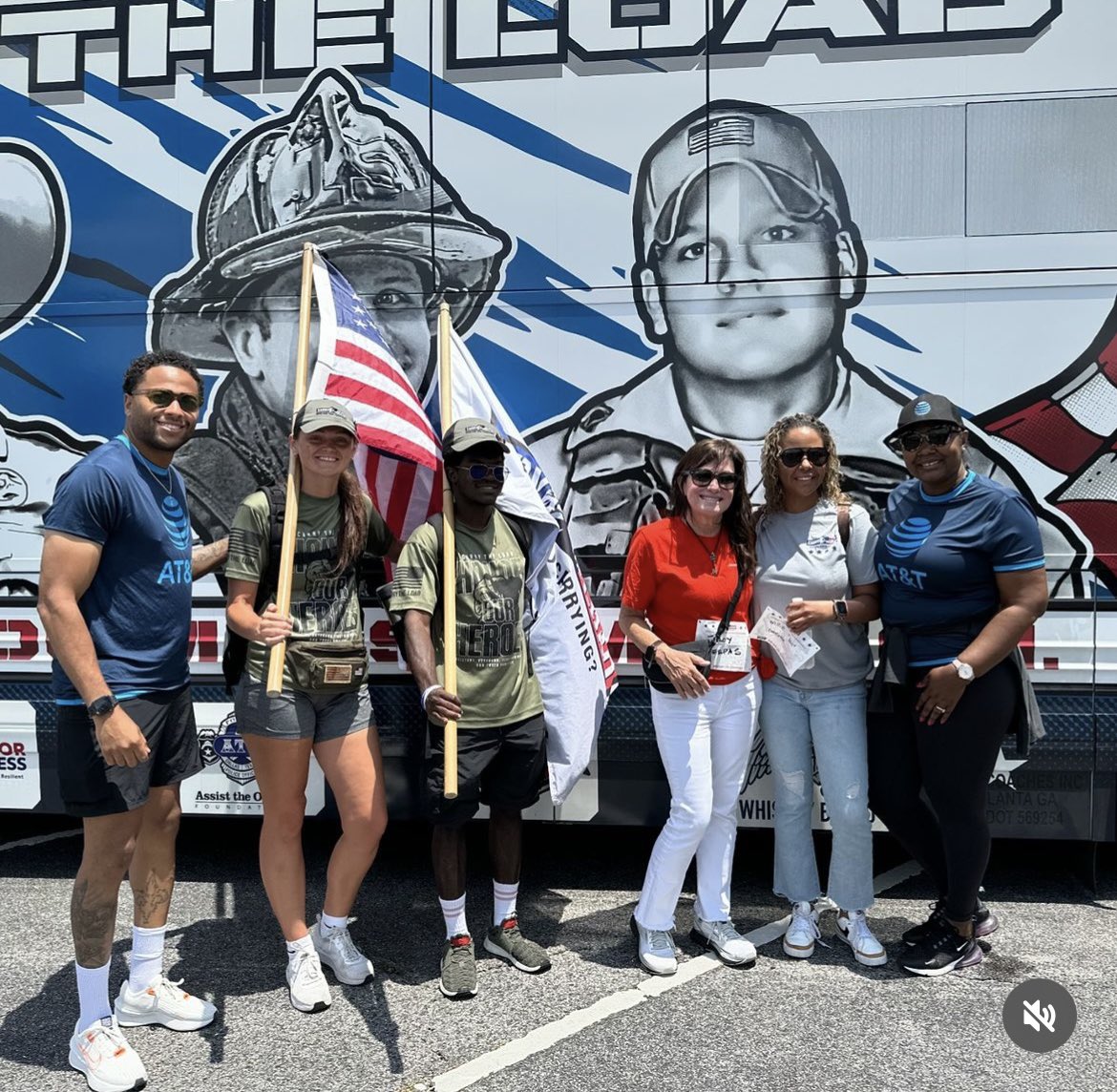 samanthanwolfe's tweet photo. Gulf States Carry the Load stop #3 NOLA! 💙 #CarryTheLoad #FirstNet @CarryTheLoad @FirstNet #ConnectedTogether #LifeatATT https://t.co/dBEuDRl9yI