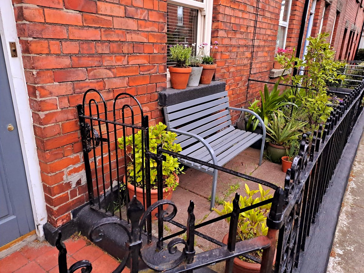 Have the front of the gaff in decent shape at the moment, I like to sit out the front and chat with the neighbours, whereas I used to be the complete opposite, total introvert.