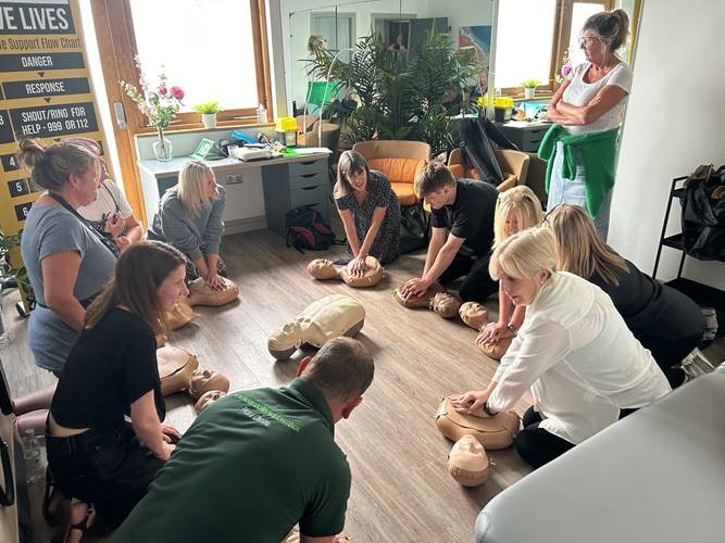 JHMTorguk's tweet photo. Simple Skills &amp; Drills Save Lives: 18 x Staff at @WistowMaze #Leicestershire get all ‘HANDS ON’ to learn key #CPR  &amp; #AED familarisation with @JHMTorguk  Are you ready to make every second count? don't be caught OUT! #skillsforLIFE ANYONE CAN BE A LIFESAVER #lifeMATTERS https://t.co/CPLIK8utjX
