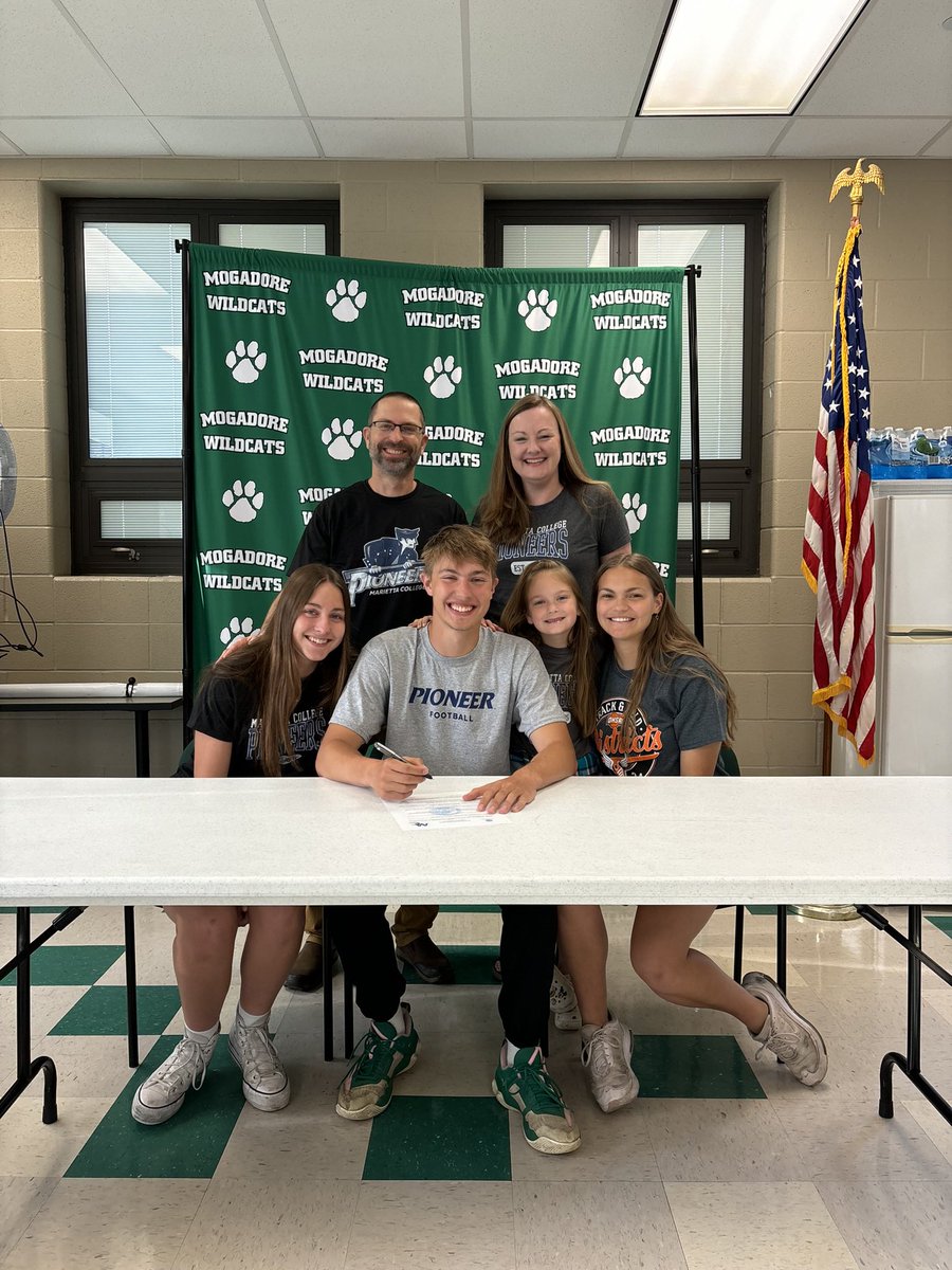 zeke_cameron12's tweet photo. Extremely excited to announce my commitment to Marietta College! Thank you to all of my coaches who supported me along the way. @Marietta_FB @CoachWaddle https://t.co/eZSoChiT0E