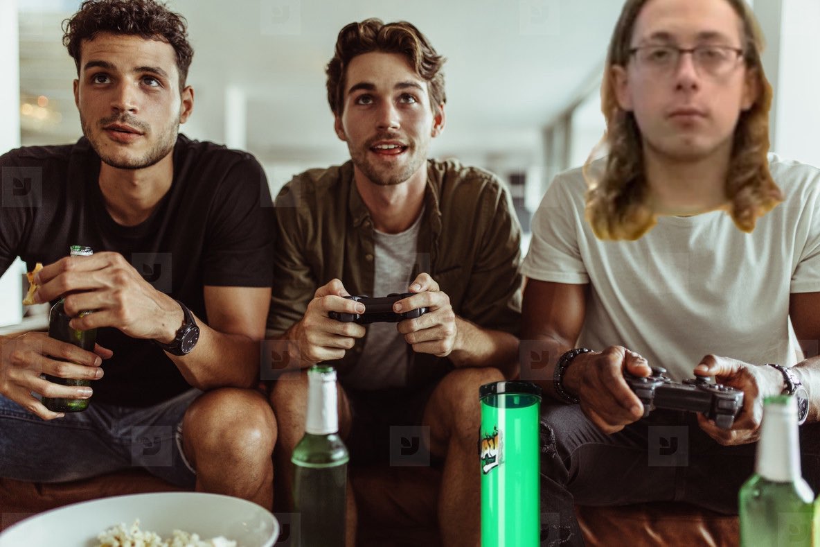 GamestopEvan's tweet photo. People irl are texting me that $GME is pumping. I’m off work and enjoying myself but that’s good news bros and broettes. https://t.co/Vai61ZykOM