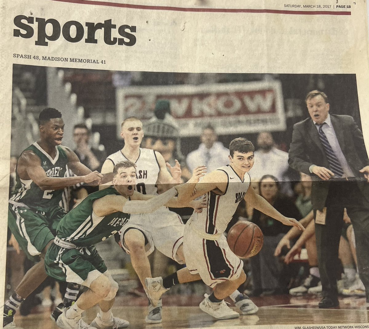 Always great when they come back…

Former Big 8 POY and member of 2017 State Tournament team Chris Knight stopped in today! So proud of all you’ve done and continue to accomplish <a href="/CKnight8174/">Christopher Knight</a> 

#OnceASpartan #GreenandWhiteBoys
#Tradition