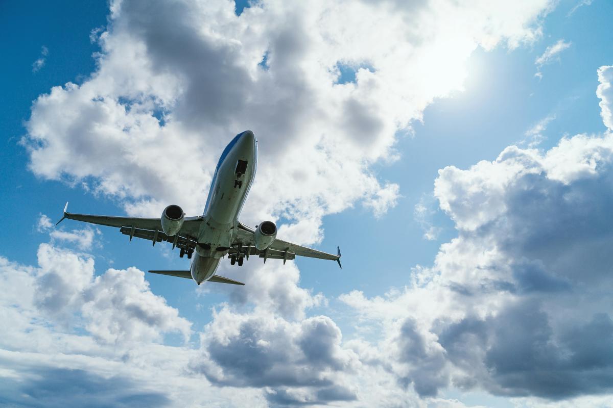 Descubre que son las turbulencias de aire claro y porque son tan peligrosas.  Un llamado de acción a las aerolineas   podiumy.com/p/Vuelo-de-Sin…
#turbulencias
#vuelos
#podiumy
#accidentes