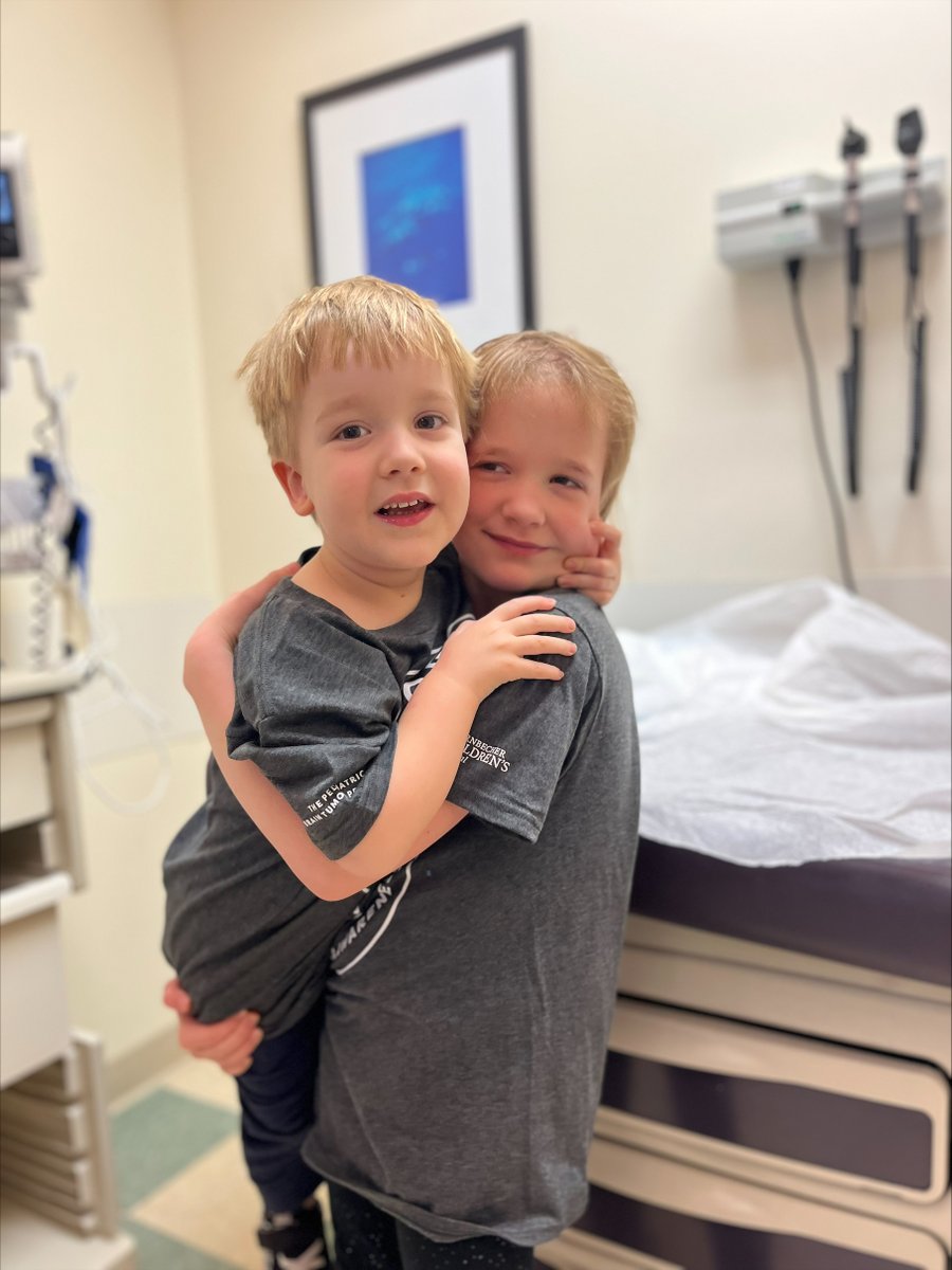 Siblings Silas and Elise are sporting their #GoGrayInMay shirts to help raise awareness about #BrainTumors.  

Participating in #GoGrayInMay helps support patients and families like theirs: gograyinmay.net 🧠 
 
#ChildhoodCancerAwareness #BrainTumorAwareness