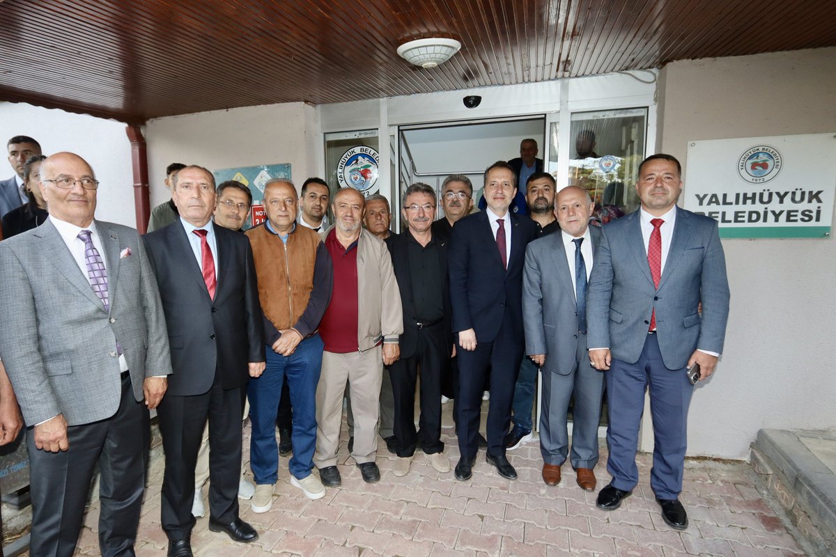 Bugün Konya Yalıhüyük Belediyemizi de ziyaret ederek Belediye Başkanımız Mehmet Ali Yılmaz’ı tebrik ettik.