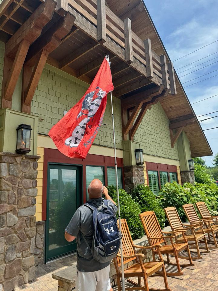Cincy_Raiders's tweet photo. Raiders have landed in Pigeon Forge 5 teams playing in our host town once again. Stake claimed for the next 4 days of baseball.
Good luck to the boys
#raiderready
#innonthrriver
#MNF https://t.co/wyVAW2NGQc