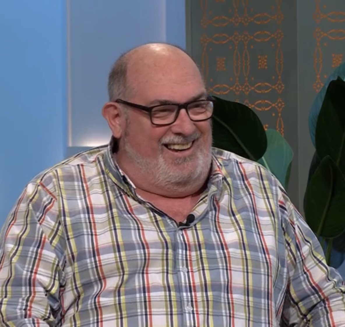 Ymweliad cynta heddi â stiwdio newydd Prynhawn Da - gyda’r hyfryd Mari Grug a Rhodri. Diolch am y croeso.
<a href="/PrynhawnDaS4C/">Prynhawn Da 🏴󠁧󠁢󠁷󠁬󠁳󠁿</a> <a href="/mari_grug/">Mari Grug</a> <a href="/RhoddersOwen/">Rhodri Owen</a>