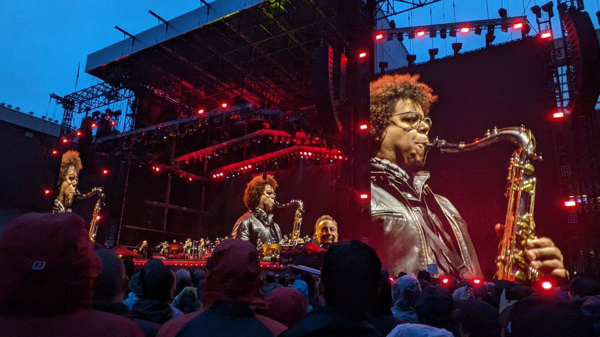 Dolphin.Runner tweet media