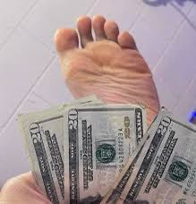 feetly01's tweet photo. this is how i’m trynnna be 😌😉 #feetforcash #feetlover https://t.co/TvG3E2ZsTj