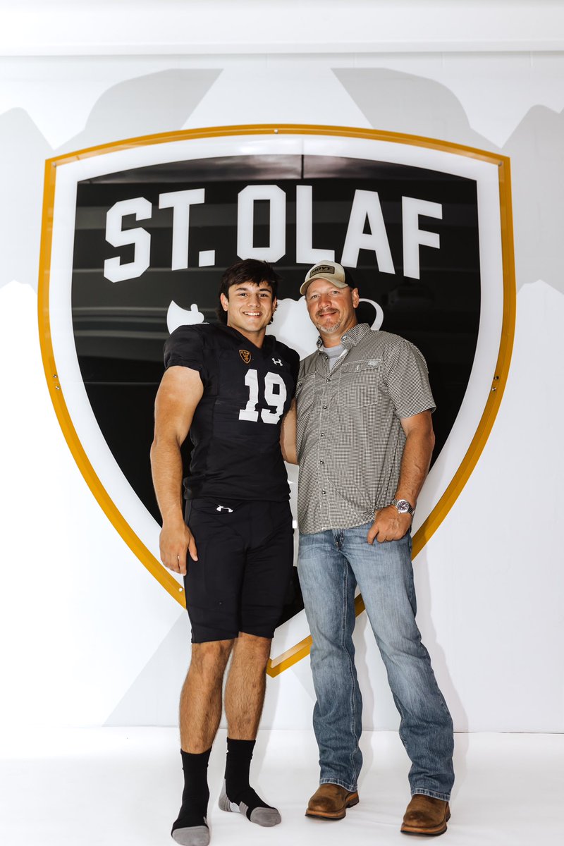 Bless to receive another offer from St. Olaf. All Glory to God for every opportunity. <a href="/StolafRBC/">Eric Pulley</a> <a href="/JamesKilian/">James Kilian</a> <a href="/CoachGold57/">Tyler Gold</a> <a href="/NORTHPOINTFB/">Northpoint Football</a> <a href="/StOlafFB/">St. Olaf Football</a>