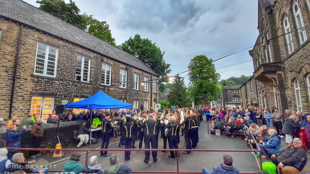 Phil_M_Barrett's tweet photo. For some this is the greatest free show on earth!
It's pretty good with the world's top Brass bands here. 🎺
#Saddleworth #WhitFriday #BandContest https://t.co/HlWmpQTdQe