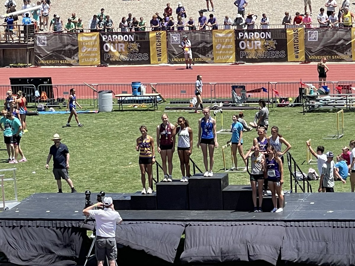 Natalie Webb and Kinsley Plumer both jump 10’0” to tie for 5th place in the 5A Girls Pole Vault! Great job ladies! #VCTF #AnswerTheCALL