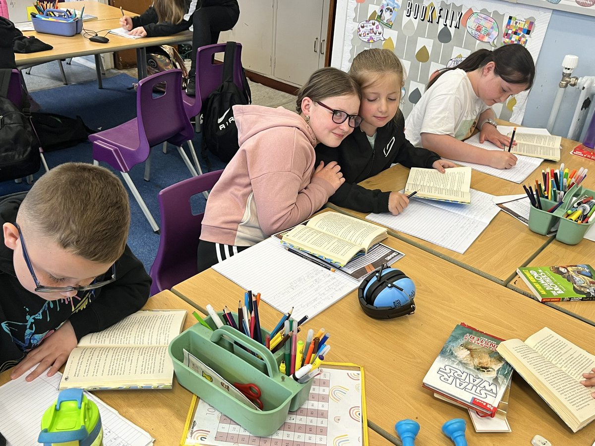 MissORoddick's tweet photo. Another fantastic week in Primary 5! 📖🏃 @ThornliePS https://t.co/ZCXvAV26uc
