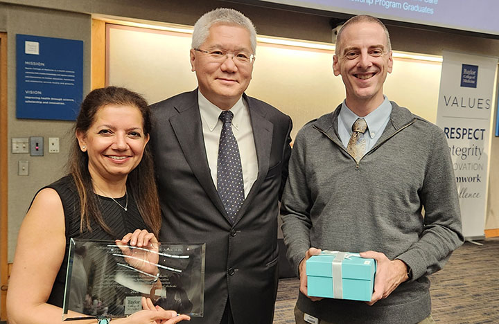 Congratulations to Dr. Seema Lalani on your Ben and Margaret Love Foundation Bobby Alford Award for Academic Clinical Professionalism and Dr. Daryl Scott on your Barbara and Corbin J. Robertson, Jr. Presidential Award for Excellence in Education! bcm.edu/news/baylor-co…