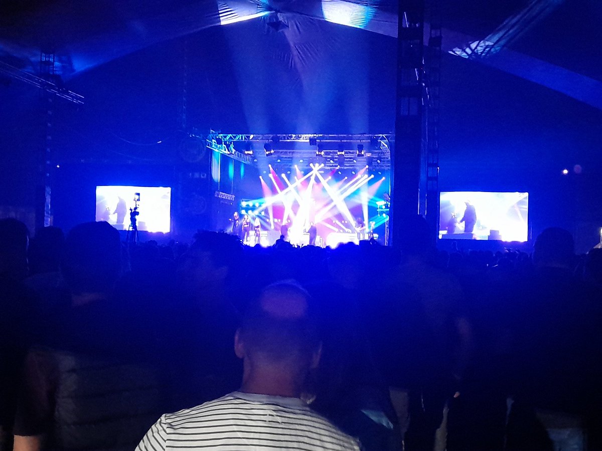 TuitMark's tweet image. #Pesse kan dit ! Wat weer een feest #MuziekWeekend #KraantjePappie