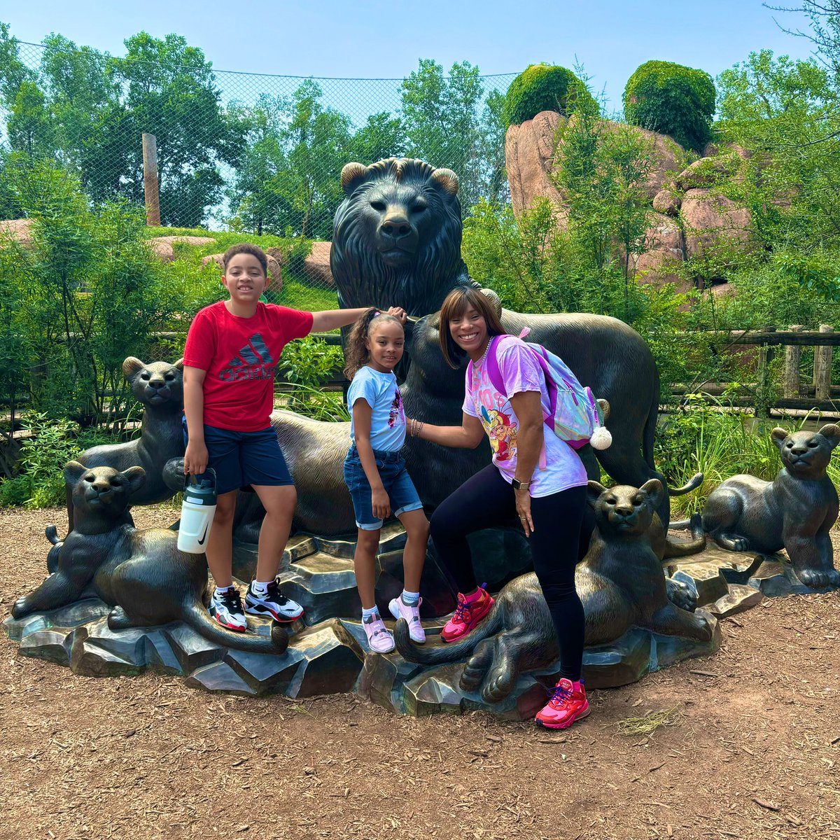 MyraTalley1229's tweet photo. #ZooTime Enjoying my last day of Vacay with my kiddos ❤️❤️❤️❤️#Myloves https://t.co/e4JWjdmOdp