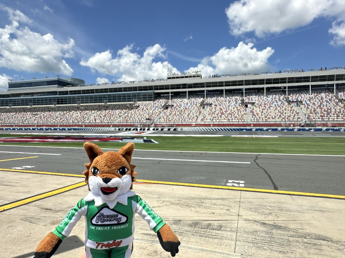 Tricky is ready for a great weekend of racing here at @CLTMotorSpdwy! #NASCAR | #CocaCola600 🦊🏁