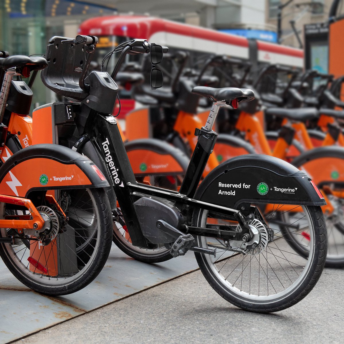 Hey @Schwarzenegger, we know that orange might not be your colour, so we made a bike that’s a little more your style. 🕶️ #BikeShareTO #TangerineBikes @BikeShareTO