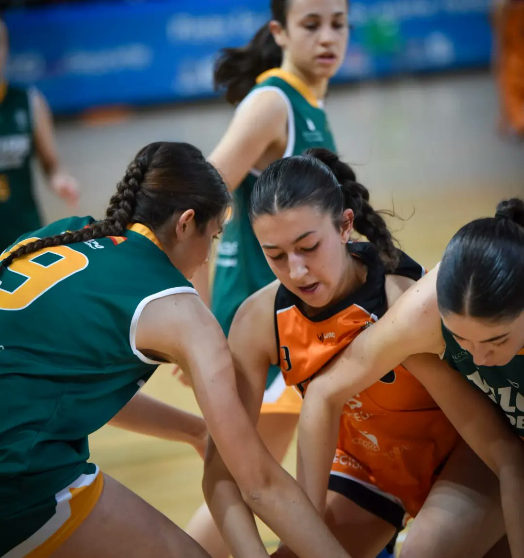 ℚ𝕌𝔼ℝ𝔼𝕄𝕆𝕊 𝕄Á𝕊.

El CADETE FEMENINO NARANJA comienza su eliminatoria de cuartos ante @DistritOlimpico

¡Asalto 1⃣, este sábado a las 13:15 en el Príncipes!

El resto, en nuestra app

Fotos @IAtance
#SomosPinto
#SomosPintobasket
#playoffs 
#pintoesdeporte 
#pinto