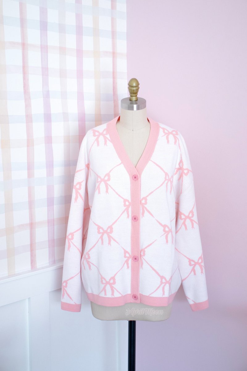 Coquette girlies, pink or white? 🎀