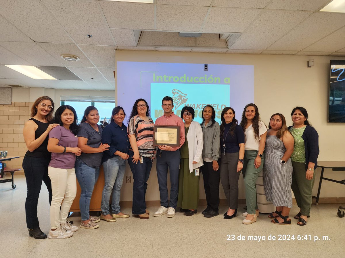 El Grupo de Padres Latinos expressed their recognition and gratitude to @CRJEducation and @SenorBurnett for all the support received. Their dedication and commitment have been invaluable to the community. Gracias!🌟 #ThankYou #CommunitySuppor